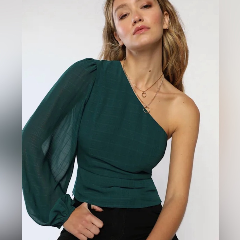 Lulus One-Shoulder Balloon Sleeve Top in Hunter Green - Size M